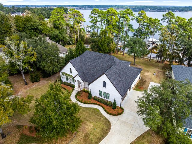 3940 Plantation Cove Court, Milton, FL 32583