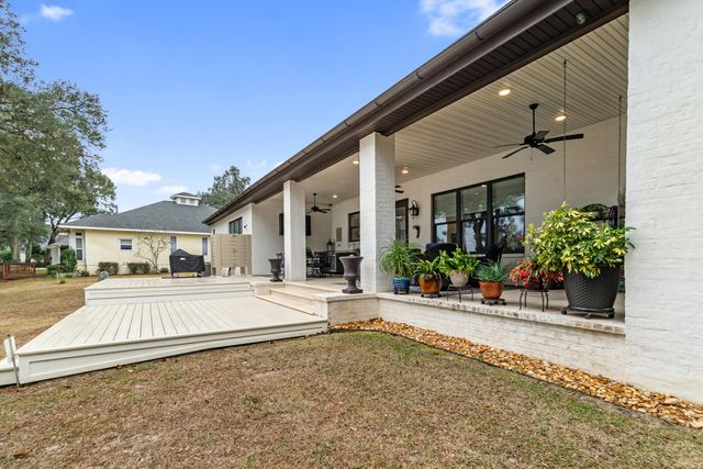 3940 Plantation Cove Court, Milton, FL 32583