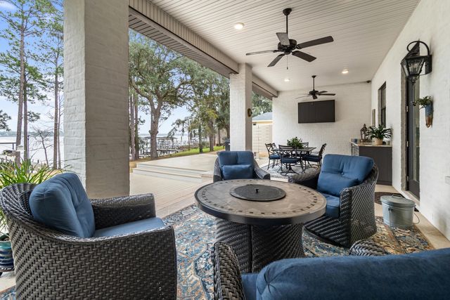 3940 Plantation Cove Court, Milton, FL 32583