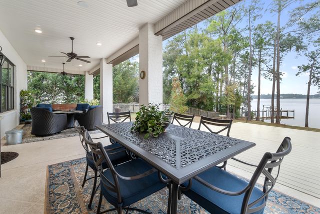 3940 Plantation Cove Court, Milton, FL 32583