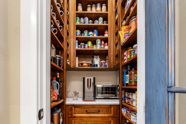 3940 Plantation Cove Court, Milton, FL 32583