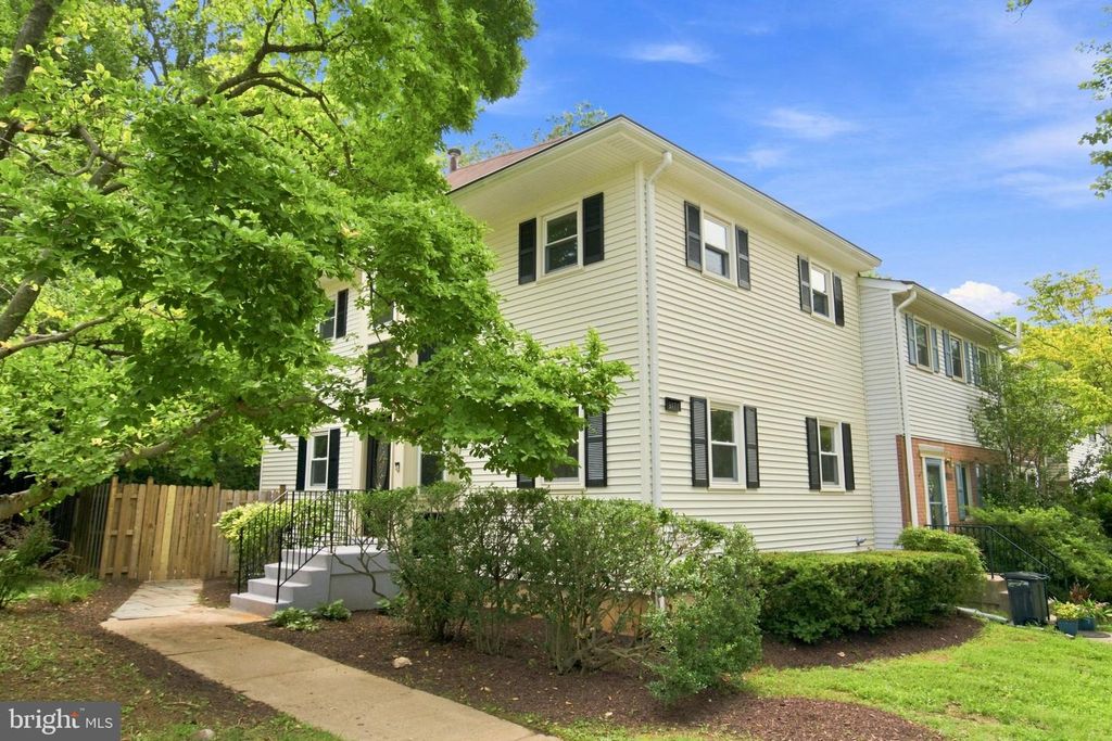 3071 WHITE BIRCH CT, Fairfax, VA 22031