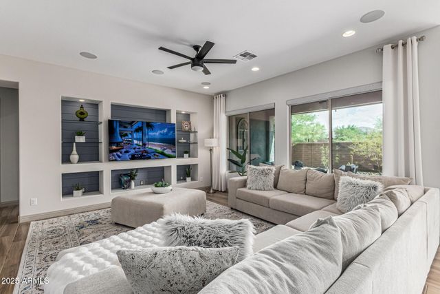 16373 W BEAUTIFUL Lane, Goodyear, AZ 85338