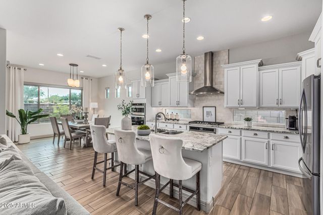 16373 W BEAUTIFUL Lane, Goodyear, AZ 85338