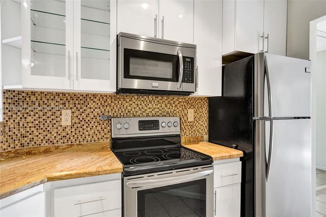 6655 W Broward Blvd 309, Plantation, FL 33317