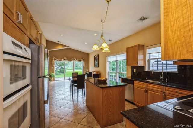 77 Hamlet Drive, Hauppauge, NY 11788