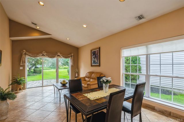 77 Hamlet Drive, Hauppauge, NY 11788