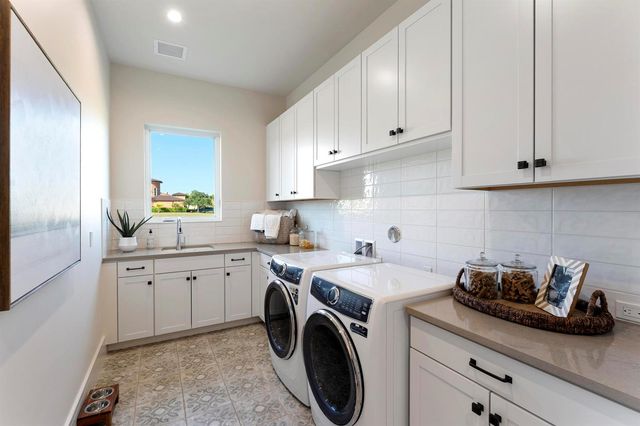106 SE Via San Marino, Port St. Lucie, FL 34984
