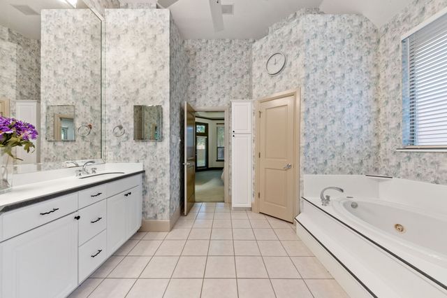 9121 Thornridge Drive, North Richland Hills, TX 76182