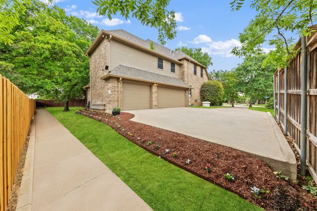 9121 Thornridge Drive, North Richland Hills, TX 76182