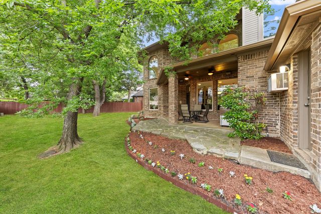 9121 Thornridge Drive, North Richland Hills, TX 76182