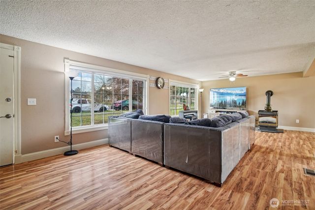 15720 120th Avenue SE, Renton, WA 98058