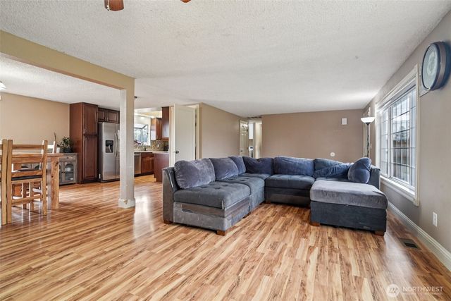 15720 120th Avenue SE, Renton, WA 98058