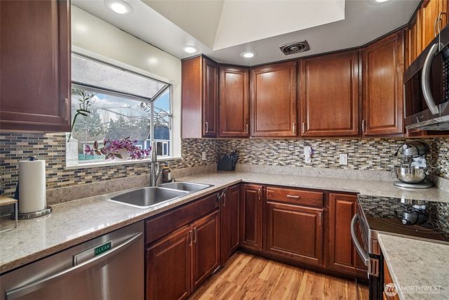 15720 120th Avenue SE, Renton, WA 98058