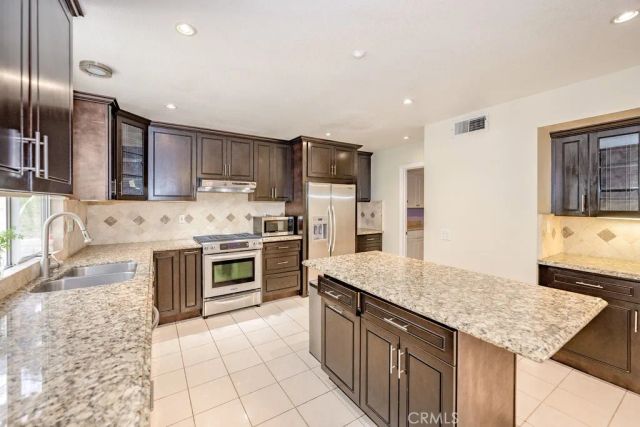 12200 Crest Avenue, Sylmar, CA 91342