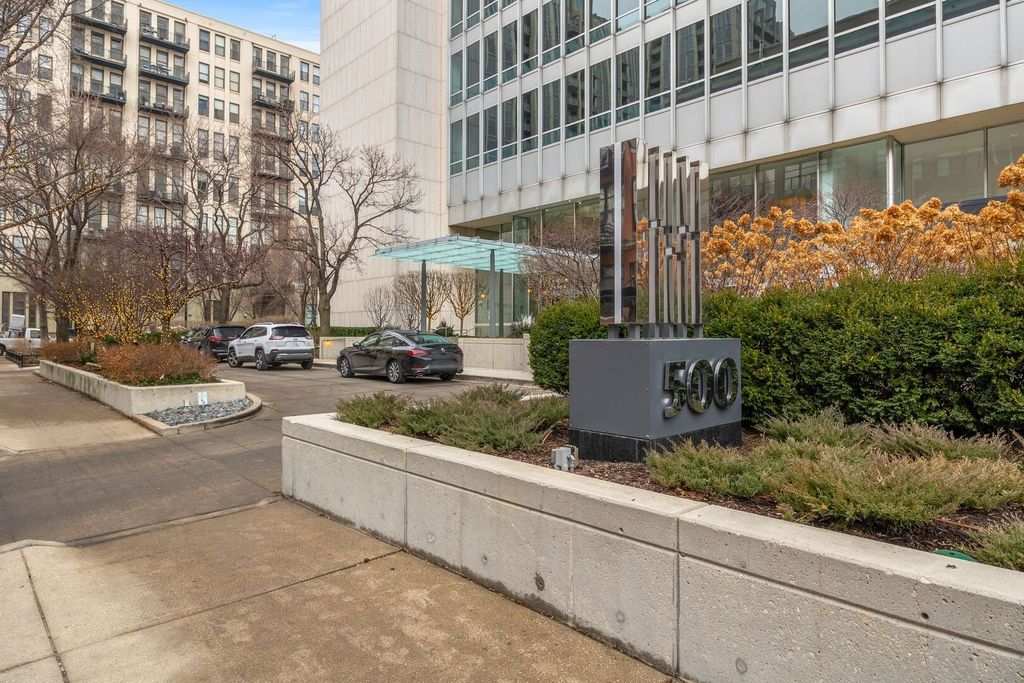 500 W Superior Street 1306, Chicago, IL 60654 — photo 2