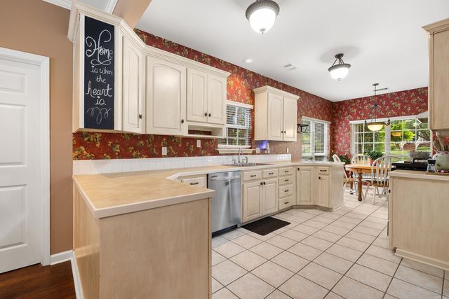 720 Miller Cove, Benton, AR 72019