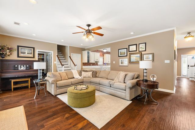 720 Miller Cove, Benton, AR 72019