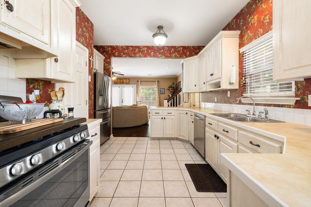 720 Miller Cove, Benton, AR 72019