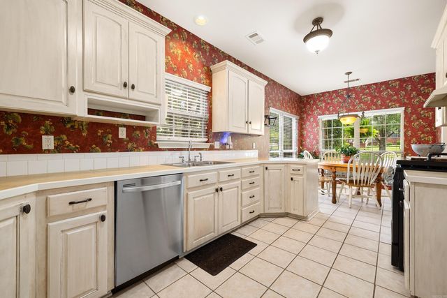 720 Miller Cove, Benton, AR 72019