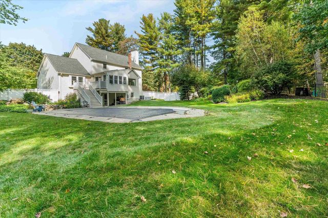 9 Foxwood Lane, Litchfield, NH 03052