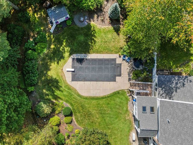 9 Foxwood Lane, Litchfield, NH 03052
