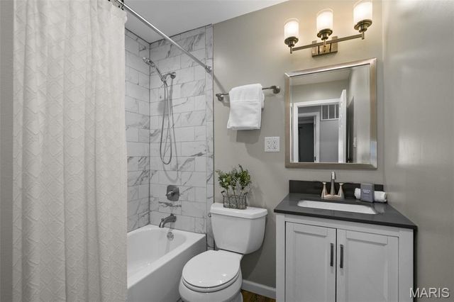 1418 Bradington Drive, Fenton, MO 63026