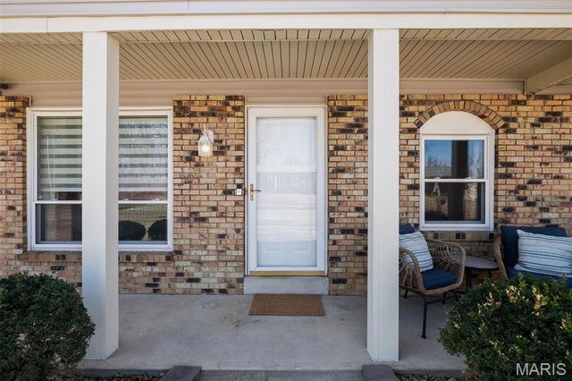 1418 Bradington Drive, Fenton, MO 63026