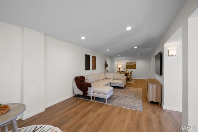 1418 Bradington Drive, Fenton, MO 63026