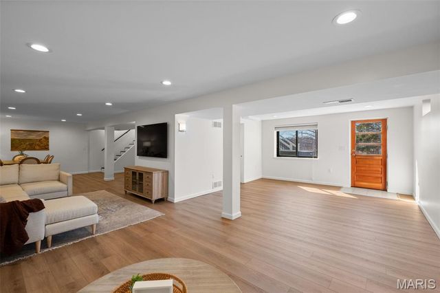 1418 Bradington Drive, Fenton, MO 63026