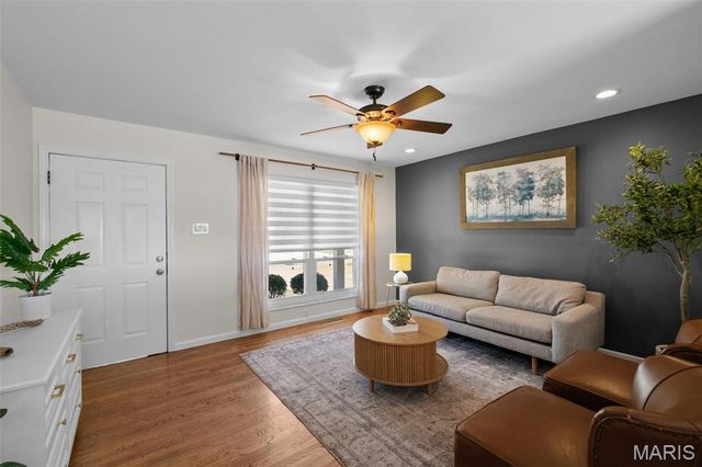 1418 Bradington Drive, Fenton, MO 63026