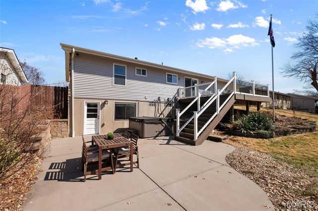 1418 Bradington Drive, Fenton, MO 63026