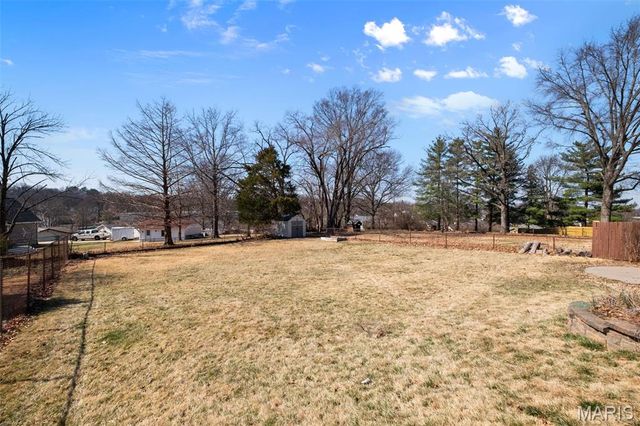 1418 Bradington Drive, Fenton, MO 63026