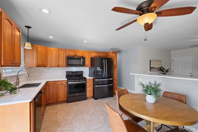 1418 Bradington Drive, Fenton, MO 63026