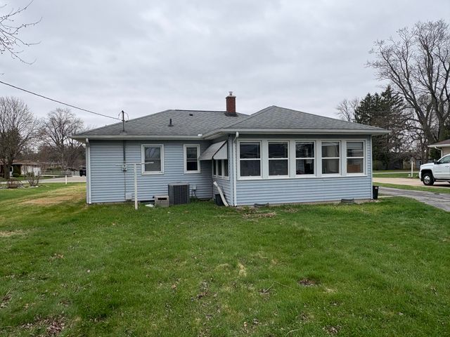 2534 Lake Shore Drive, Niles, MI 49120