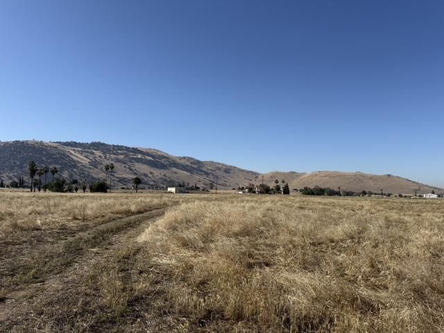 1900 N Piedra Road, Sanger, CA 93657