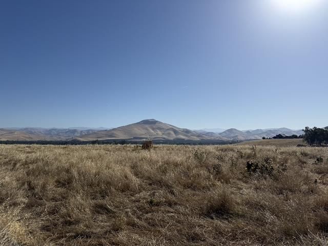 1900 N Piedra Road, Sanger, CA 93657