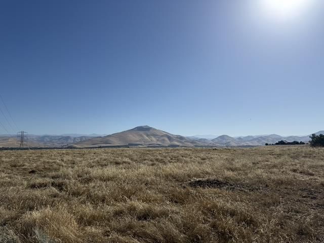1900 N Piedra Road, Sanger, CA 93657