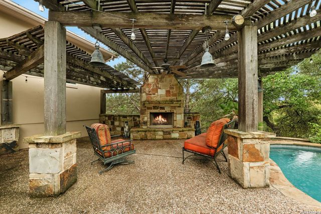 9302 HIGHLANDS CV, Boerne, TX 78006