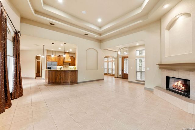 9302 HIGHLANDS CV, Boerne, TX 78006