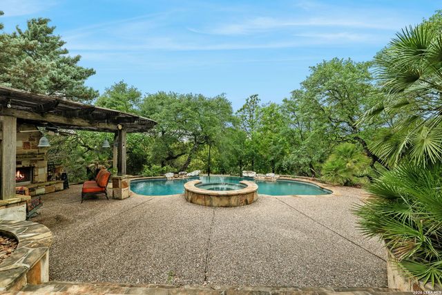 9302 HIGHLANDS CV, Boerne, TX 78006