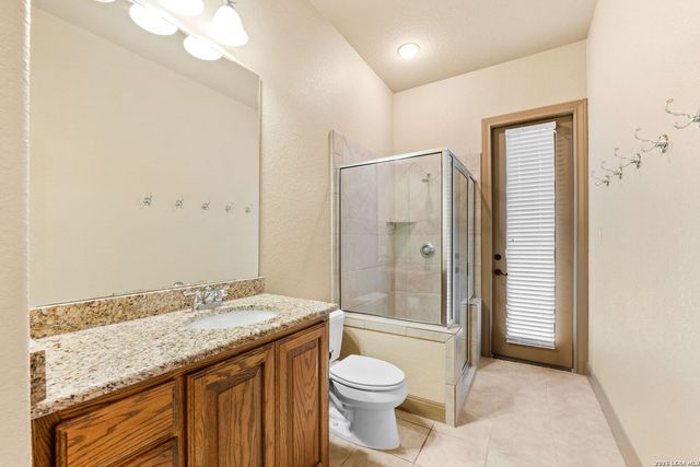 9302 HIGHLANDS CV, Boerne, TX 78006