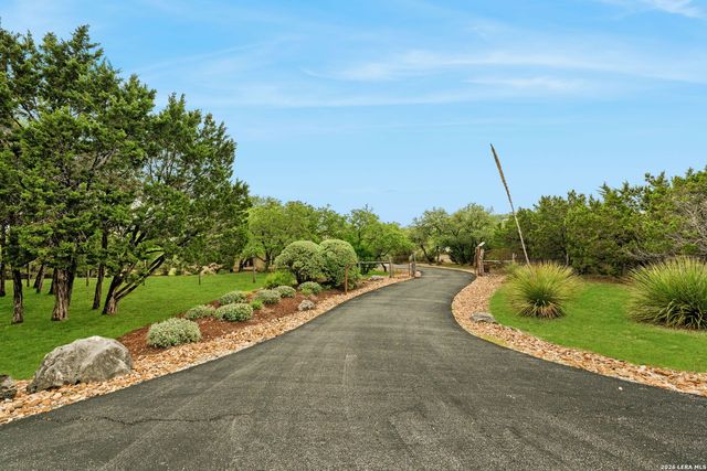 9302 HIGHLANDS CV, Boerne, TX 78006