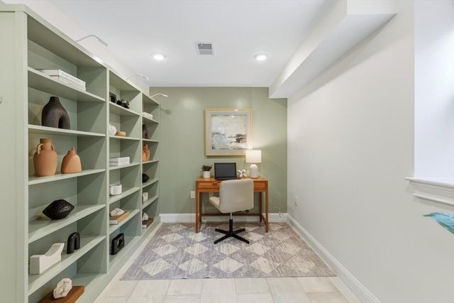 18 Tufts St 1, Cambridge, MA 02139
