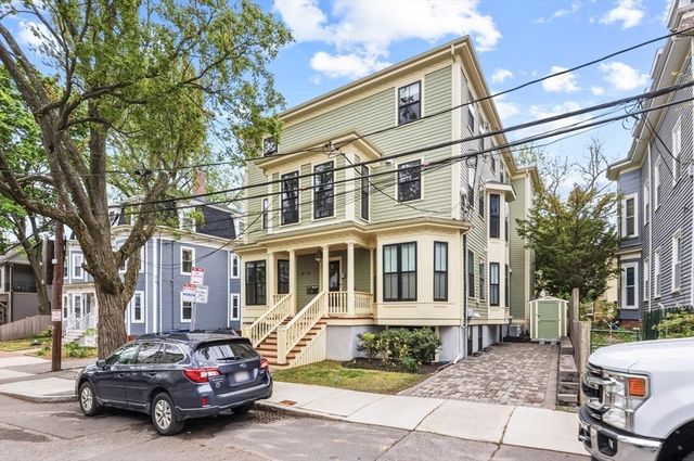 18 Tufts St 1, Cambridge, MA 02139