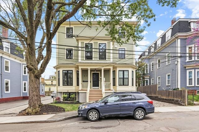 18 Tufts St 1, Cambridge, MA 02139