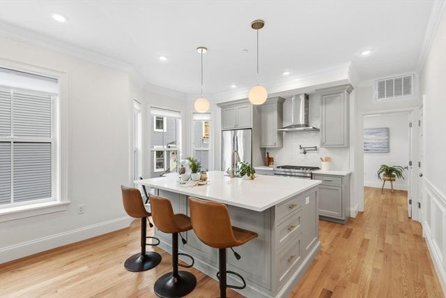 18 Tufts St 1, Cambridge, MA 02139