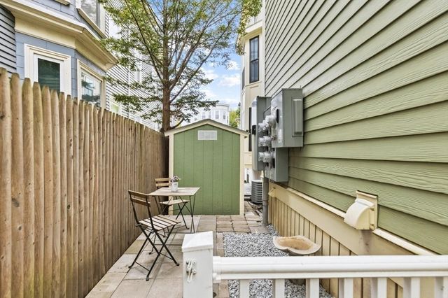 18 Tufts St 1, Cambridge, MA 02139