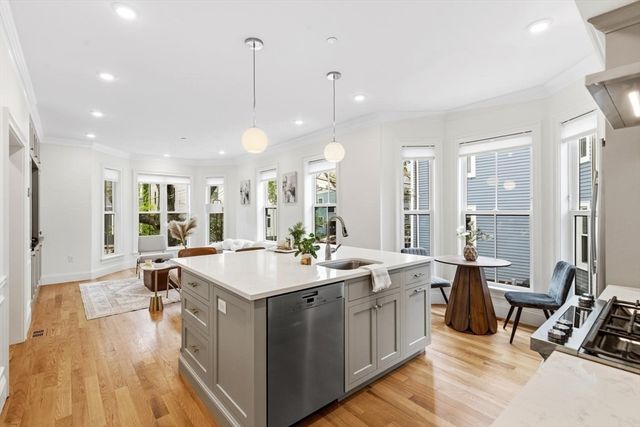 18 Tufts St 1, Cambridge, MA 02139