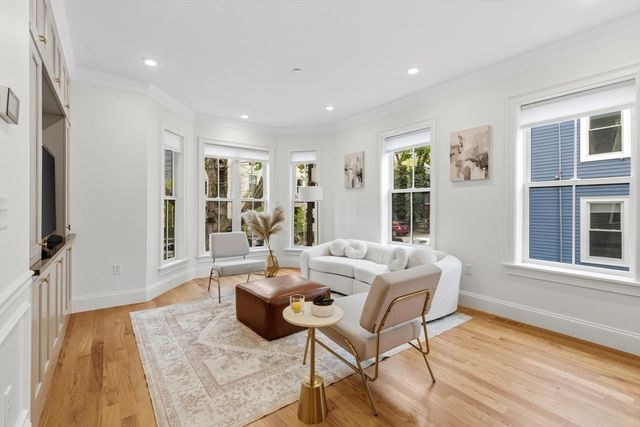 18 Tufts St 1, Cambridge, MA 02139